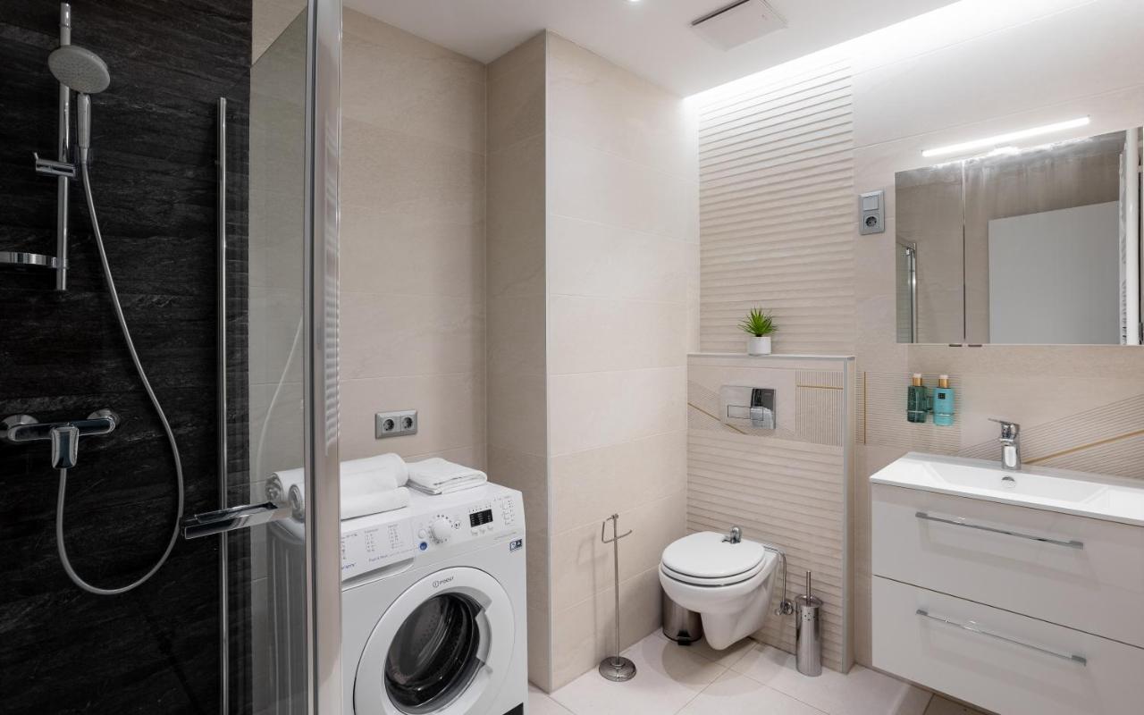 Avand Apartments Debrecen Bagian luar foto
